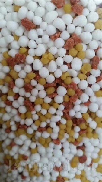 多色颗粒