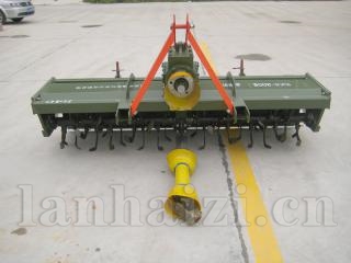 4YZP-3自走式玉米收获机