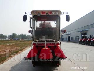瑞泽瑞沃4YZP-2自走式玉米收获机